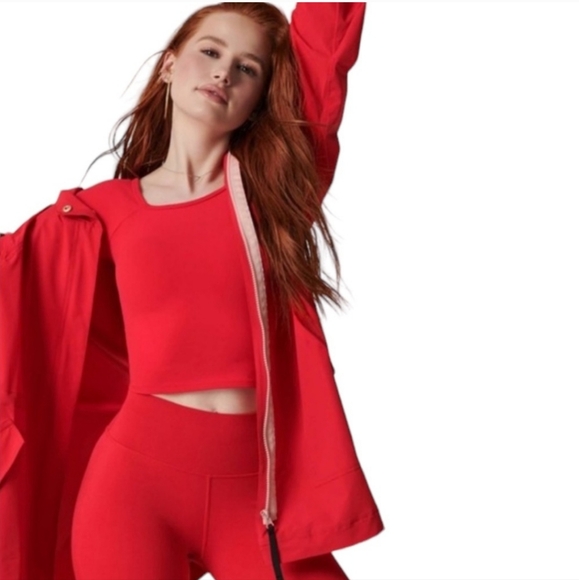 Red Jacket - Picture 3 of 13